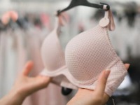 女性内衣零售 - 中国 - 2022年
